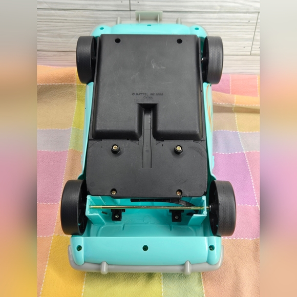 Vintage 1998 Mattel Barbie Green Ferrari GTS Convertible Sports Car - Picture 7 of 7